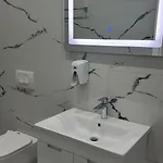 Luxury Room's By Lika ساراندا