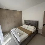 Luxury Room's By Lika بيت ضيافة ساراندا