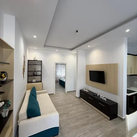 Πανσιόν Luxury Room's By Lika 3*